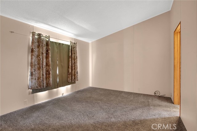 350 S Willow Avenue, Rialto CA: https://media.crmls.org/medias/0380f5fa-9841-4c56-a96c-4b029689d076.jpg