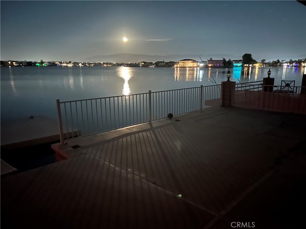 https://media.crmls.org/medias/0381424c-cb20-4203-9ef7-b6419f29ede1.jpg?preset=X-Large