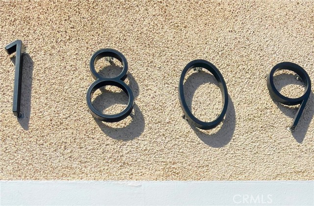 Detail Gallery Image 2 of 15 For 1809 S Gramercy Place, Los Angeles,  CA 90019 - 1 Beds | 1 Baths