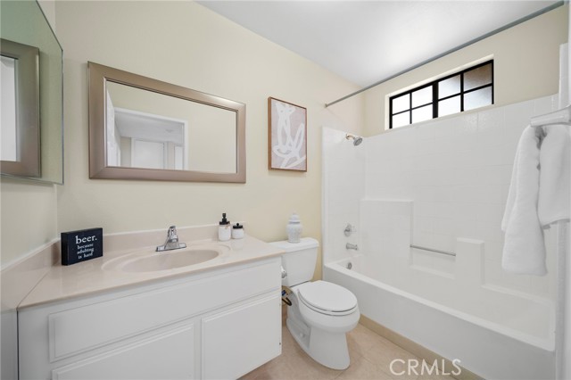 Detail Gallery Image 15 of 19 For 1013 S Reservoir St, Pomona,  CA 91766 - 3 Beds | 2/1 Baths
