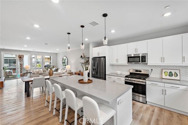 845 S Grable Circle, Orange CA: https://media.crmls.org/medias/0382bd9d-37f5-416d-acfe-fe156687e608.jpg