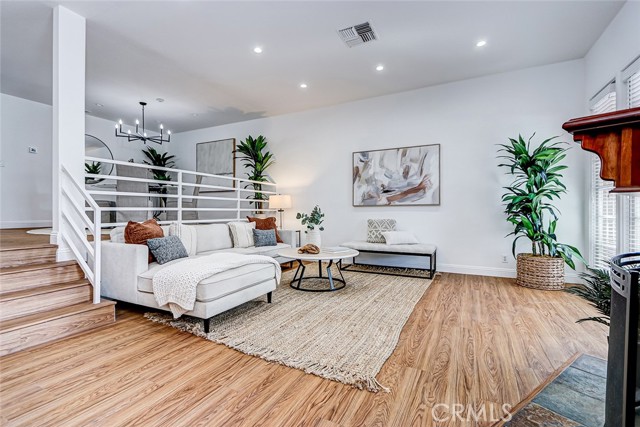 Detail Gallery Image 3 of 36 For 510 S Catalina Ave #2,  Redondo Beach,  CA 90277 - 3 Beds | 2 Baths