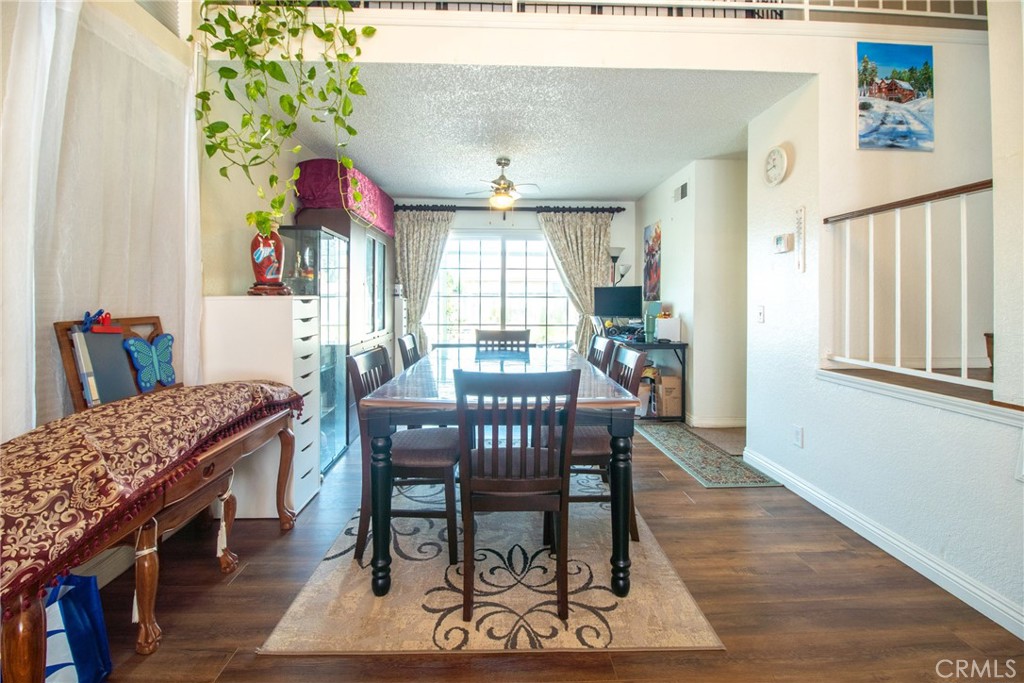 https://media.crmls.org/medias/03830c08-e235-41c9-b48e-e6bf25597980.jpg?preset=X-Large