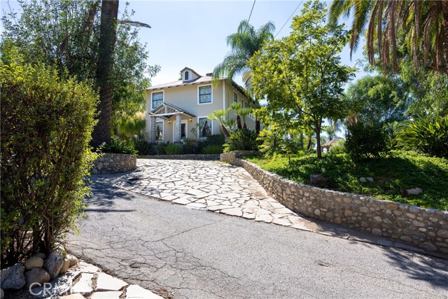628 Sunnyside Avenue, Redlands CA: https://media.crmls.org/medias/038328bf-cc6a-4f08-8c63-238918ee641b.jpg
