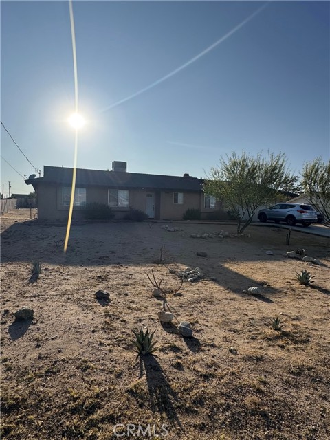 8960 Buckthorn Avenue, Hesperia CA: https://media.crmls.org/medias/03836751-6703-4148-be5a-17d24989bd28.jpg