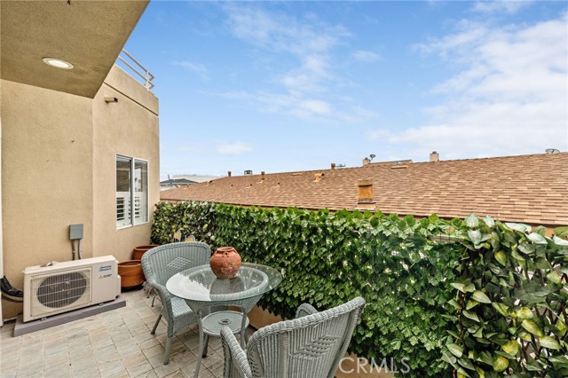 patio off living room
