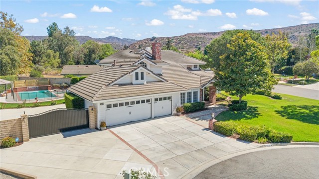 320 Forelock Court, Simi Valley CA: https://media.crmls.org/medias/03839c5e-9e8c-4382-8f11-1d471e10e2e0.jpg
