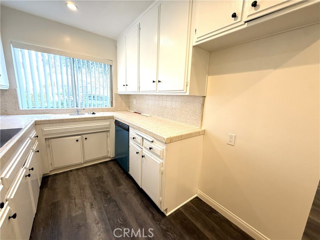 Detail Gallery Image 5 of 25 For 525 Fischer #1,  Glendale,  CA 91205 - 3 Beds | 2 Baths