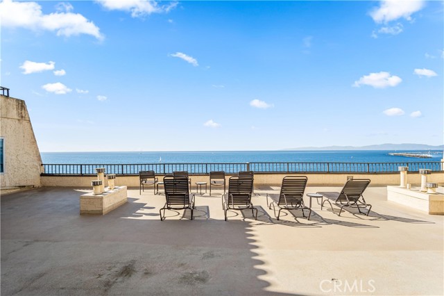 555 Esplanade, Redondo Beach, California 90277, 3 Bedrooms Bedrooms, ,3 BathroomsBathrooms,Residential,Sold,Esplanade,SB22021608