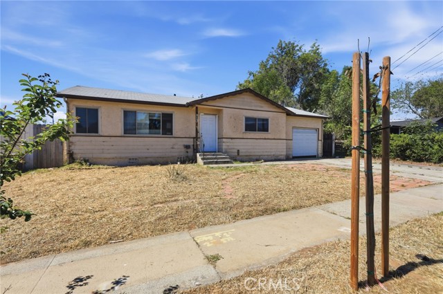 Detail Gallery Image 3 of 31 For 913 Goldenrod, Escondido,  CA 92027 - 3 Beds | 1 Baths