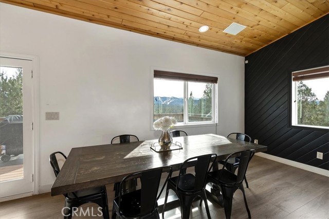 Detail Gallery Image 11 of 73 For 1051 Mound, Big Bear City,  CA 92314 - 4 Beds | 5 Baths