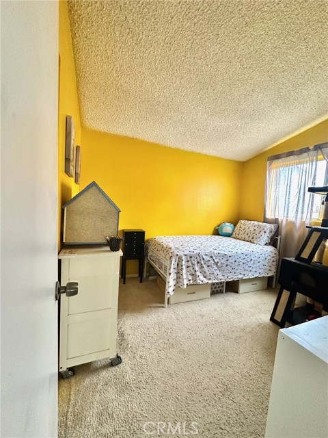 Detail Gallery Image 15 of 17 For 27220 Marchland, Canyon Country,  CA 91351 - 3 Beds | 1/1 Baths