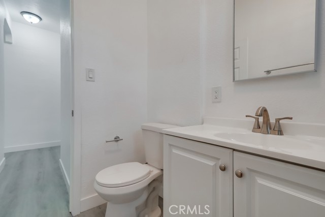1009 Coronado Avenue, Long Beach CA: https://media.crmls.org/medias/0385f1fe-a6b3-491f-a996-5cd344e312e9.jpg