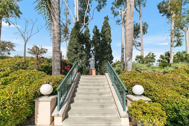 Detail Gallery Image 35 of 45 For 10 Bettoni Aisle, Irvine,  CA 92606 - 3 Beds | 2/1 Baths