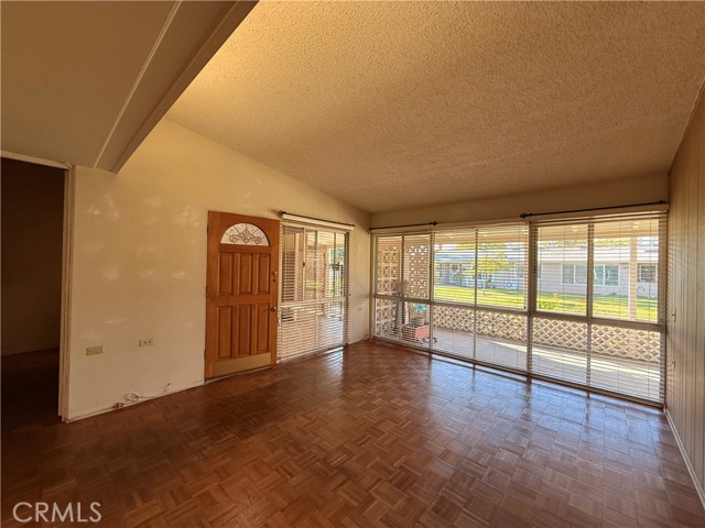 Detail Gallery Image 11 of 29 For 1321 Prestwick Rd 147k,  Seal Beach,  CA 90740 - 2 Beds | 1 Baths