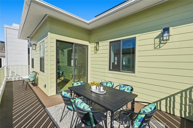 Detail Gallery Image 19 of 45 For 617 N Irena Ave #B,  Redondo Beach,  CA 90277 - 4 Beds | 3/1 Baths