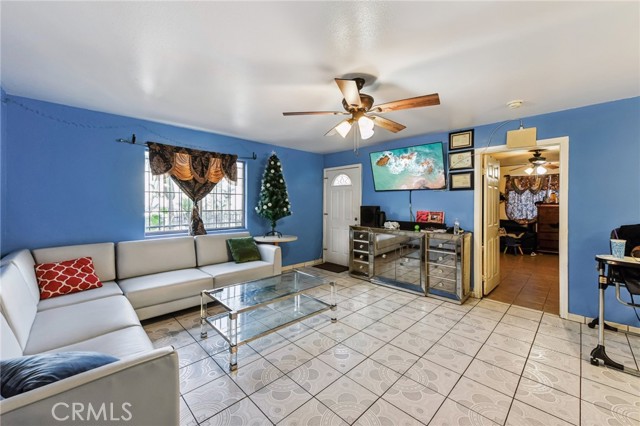 Detail Gallery Image 25 of 38 For 342 W 56th, Los Angeles,  CA 90037 - 8 Beds | 4 Baths