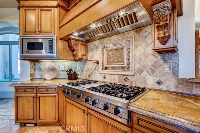 Detail Gallery Image 32 of 75 For 12260 Desert Rose Way, Oak Hills,  CA 92344 - 4 Beds | 4/1 Baths