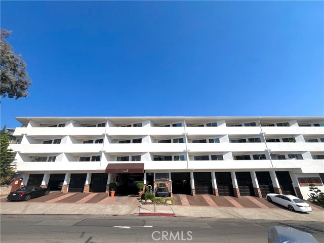 100 Cliff Drive, Laguna Beach CA: https://media.crmls.org/medias/03881c74-6c51-471c-8475-8d52dc760073.jpg