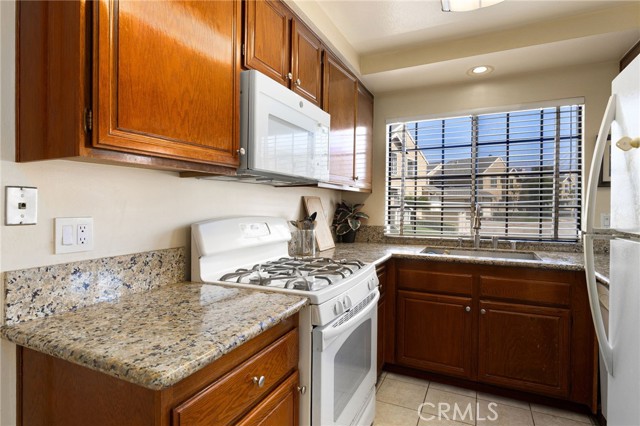 Detail Gallery Image 11 of 31 For 1850 W Falmouth Ave #1,  Anaheim,  CA 92801 - 2 Beds | 2/1 Baths
