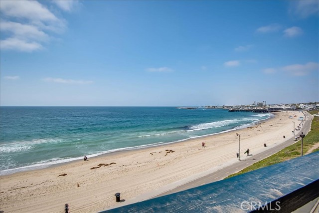 575 Esplanade, Redondo Beach, California 90277, 2 Bedrooms Bedrooms, ,2 BathroomsBathrooms,Residential,Sold,Esplanade,SB22072005