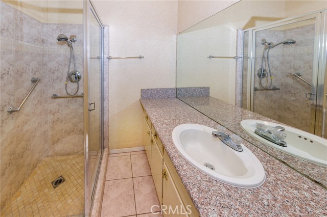 Detail Gallery Image 9 of 17 For 5414 Newcastle Ave #52,  Encino,  CA 91316 - 2 Beds | 2 Baths