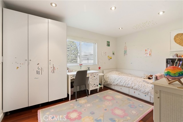 Detail Gallery Image 22 of 40 For 13231 Fiji Way #H,  Marina Del Rey,  CA 90292 - 3 Beds | 2/1 Baths