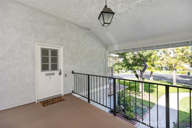 Detail Gallery Image 4 of 26 For 2110 via Puerta #N,  Laguna Woods,  CA 92637 - 2 Beds | 2 Baths
