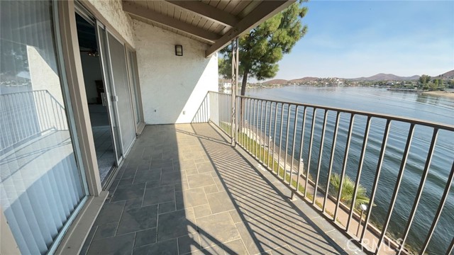 Detail Gallery Image 21 of 22 For 22136 Treasure Island #22,  Canyon Lake,  CA 92587 - 2 Beds | 2 Baths