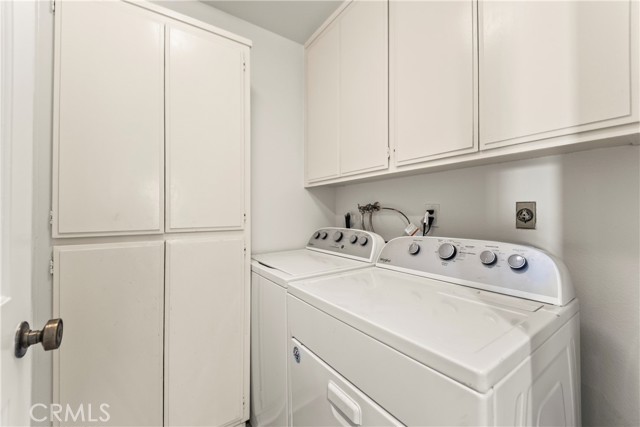 Detail Gallery Image 28 of 40 For 4720 Park Encino Ln #220,  Encino,  CA 91436 - 2 Beds | 2/1 Baths