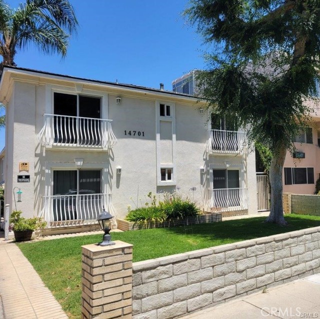 Detail Gallery Image 1 of 8 For 14701 Dickens St #5,  Sherman Oaks,  CA 91403 - 1 Beds | 1 Baths