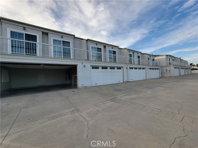 Detail Gallery Image 35 of 55 For 1127 W 228th St #12,  Torrance,  CA 90502 - 3 Beds | 3 Baths