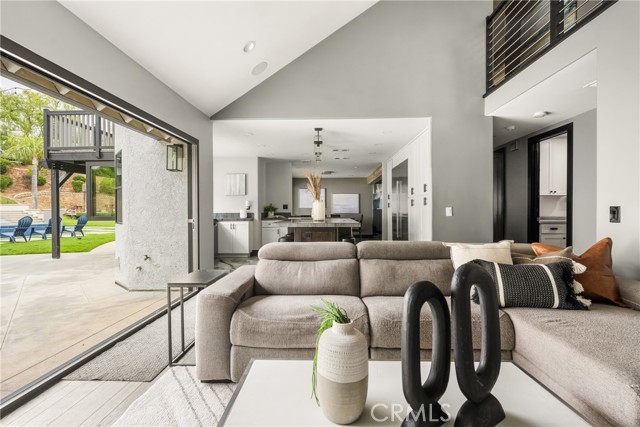 21290 Clear Haven Drive, Yorba Linda CA: https://media.crmls.org/medias/038d0713-4e62-45ab-b49b-7e76c083491d.jpg