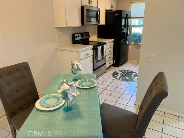 Detail Gallery Image 5 of 29 For 1791 E Avenida De Las Flores, Thousand Oaks,  CA 91362 - 2 Beds | 2 Baths