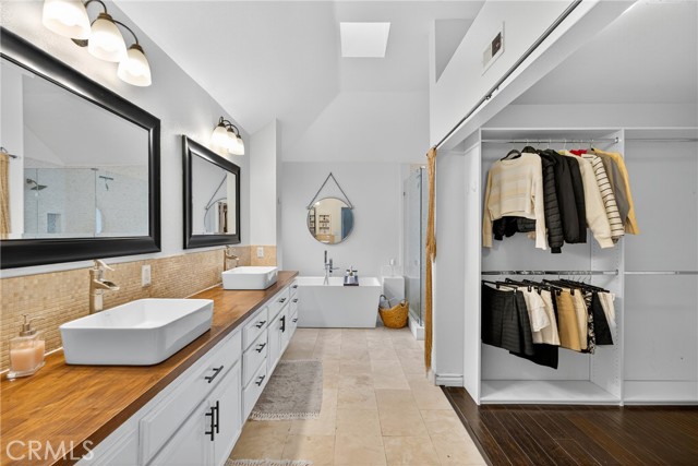 Detail Gallery Image 19 of 29 For 24456 Mockingbird Ct, Valencia,  CA 91355 - 3 Beds | 3 Baths