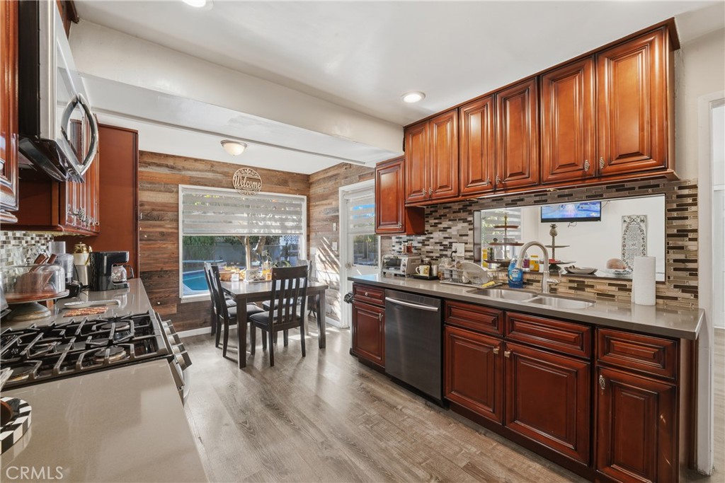 MLS #DW25270630 image #10