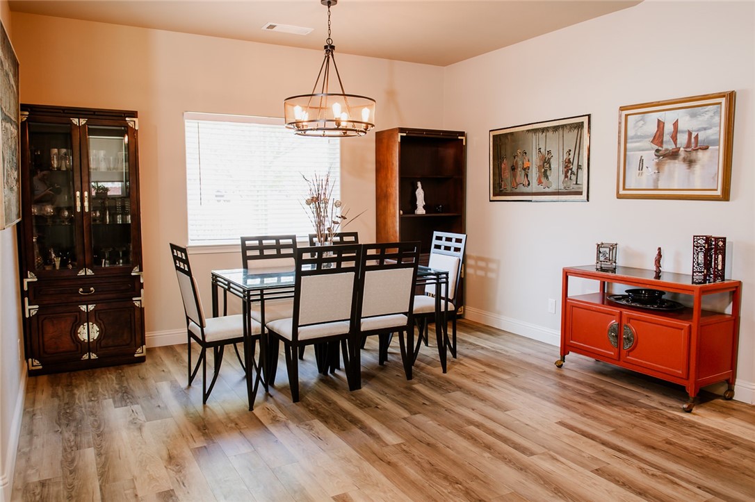 Detail Gallery Image 13 of 44 For 12866 Gardenia Avenue, Red Bluff,  CA 96080 - 3 Beds | 2 Baths
