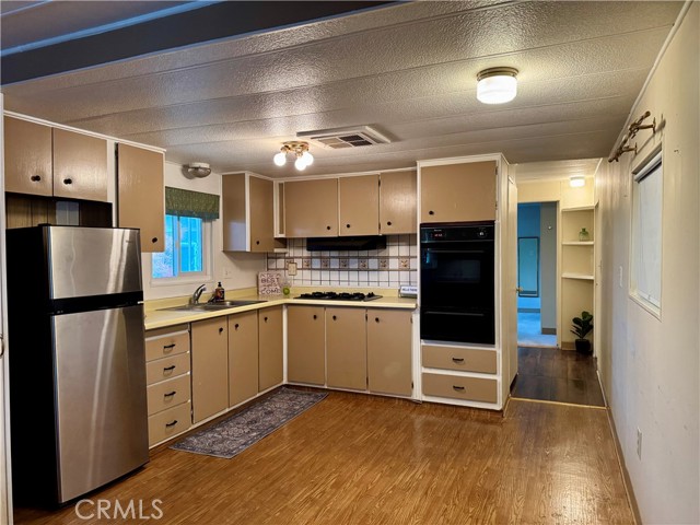 Detail Gallery Image 4 of 20 For 2240 Golden Oak Spc #15, Merced,  CA 95341 - 2 Beds | 1 Baths