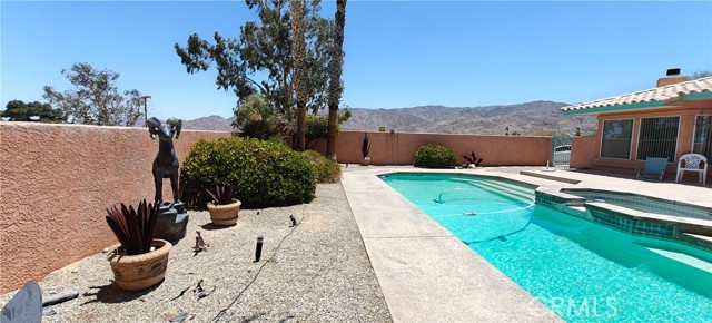 Detail Gallery Image 17 of 71 For 6144 Carodean, Twentynine Palms,  CA 92277 - 3 Beds | 2 Baths