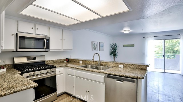 Detail Gallery Image 17 of 46 For 12591 Westminster Ave #210,  Garden Grove,  CA 92843 - 2 Beds | 2 Baths