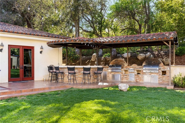 4141 Cambridge Road, La Canada Flintridge CA: https://media.crmls.org/medias/038f4c00-fd3b-44b5-842a-e858b118892b.jpg