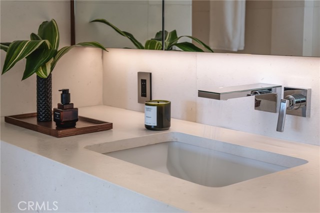 101 N Poinsettia Avenue, Manhattan Beach CA: https://media.crmls.org/medias/0390215e-94bb-48f3-93cd-59a5ded0e10c.jpg