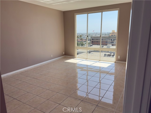 850 E Ocean Boulevard, Long Beach CA: https://media.crmls.org/medias/03903e61-5452-4599-828c-1b19bb94da69.jpg