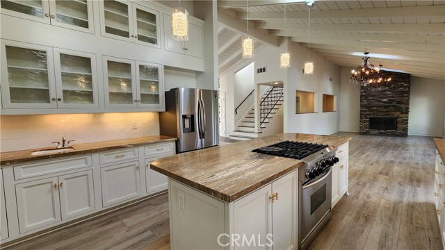 Detail Gallery Image 4 of 18 For 5845 Hilltop Rd, Hidden Hills,  CA 91302 - 6 Beds | 6/1 Baths