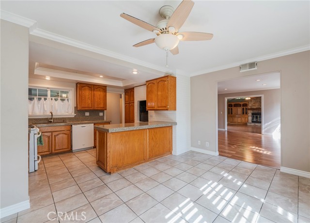 Detail Gallery Image 10 of 28 For 7041 Heil Ave, Huntington Beach,  CA 92647 - 3 Beds | 2 Baths