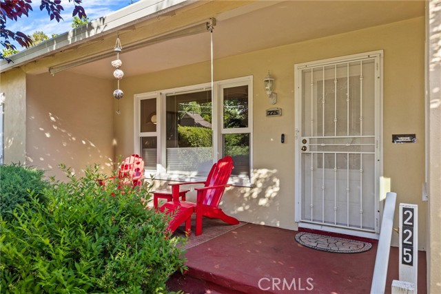 Detail Gallery Image 2 of 53 For 225 W 12th St, Chico,  CA 95928 - 3 Beds | 3 Baths