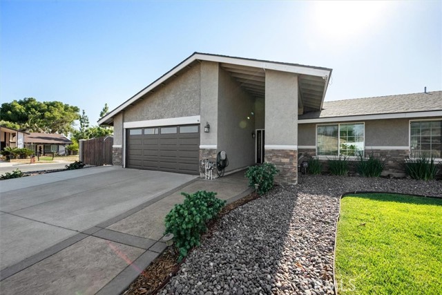 1643 Melody Circle, Corona CA: https://media.crmls.org/medias/03913794-9924-41cb-84b3-f8eff431000d.jpg