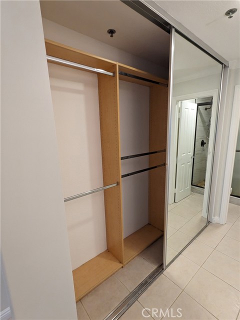 420 Lake Street, Huntington Beach CA: https://media.crmls.org/medias/039190d1-0f90-4b30-a23b-b4aad1cdce1c.jpg