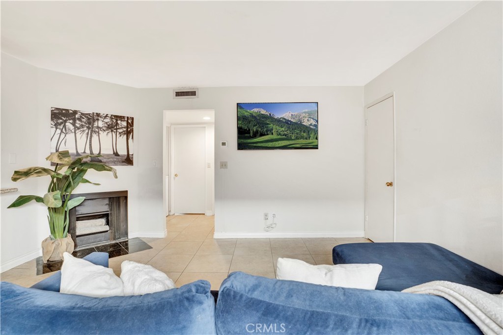 9038 Orion Avenue #107