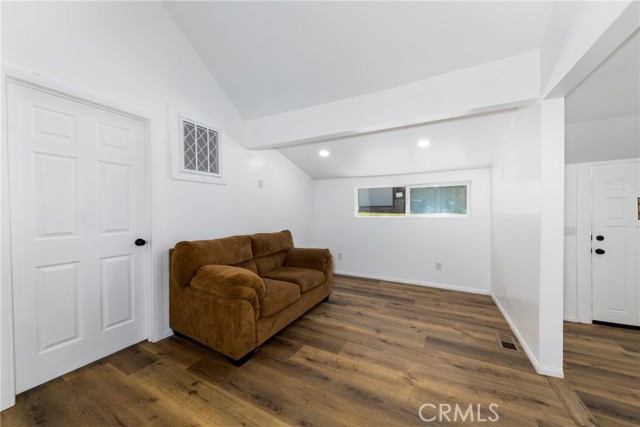 40085 Forest Road, Big Bear Lake CA: https://media.crmls.org/medias/03927dca-7c08-49e5-b7d6-0da0aff72fb4.jpg